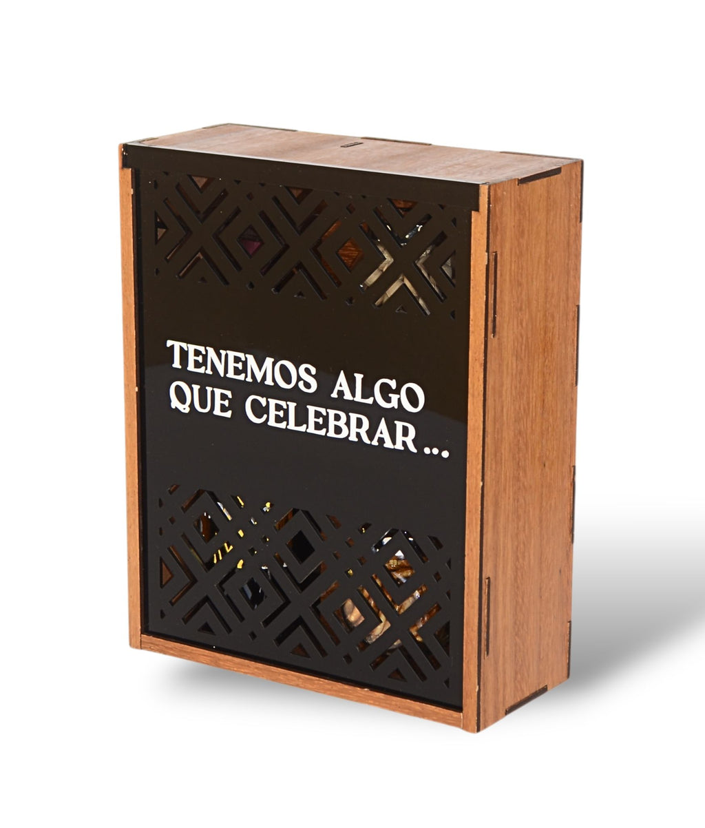 Caja vino y delicias